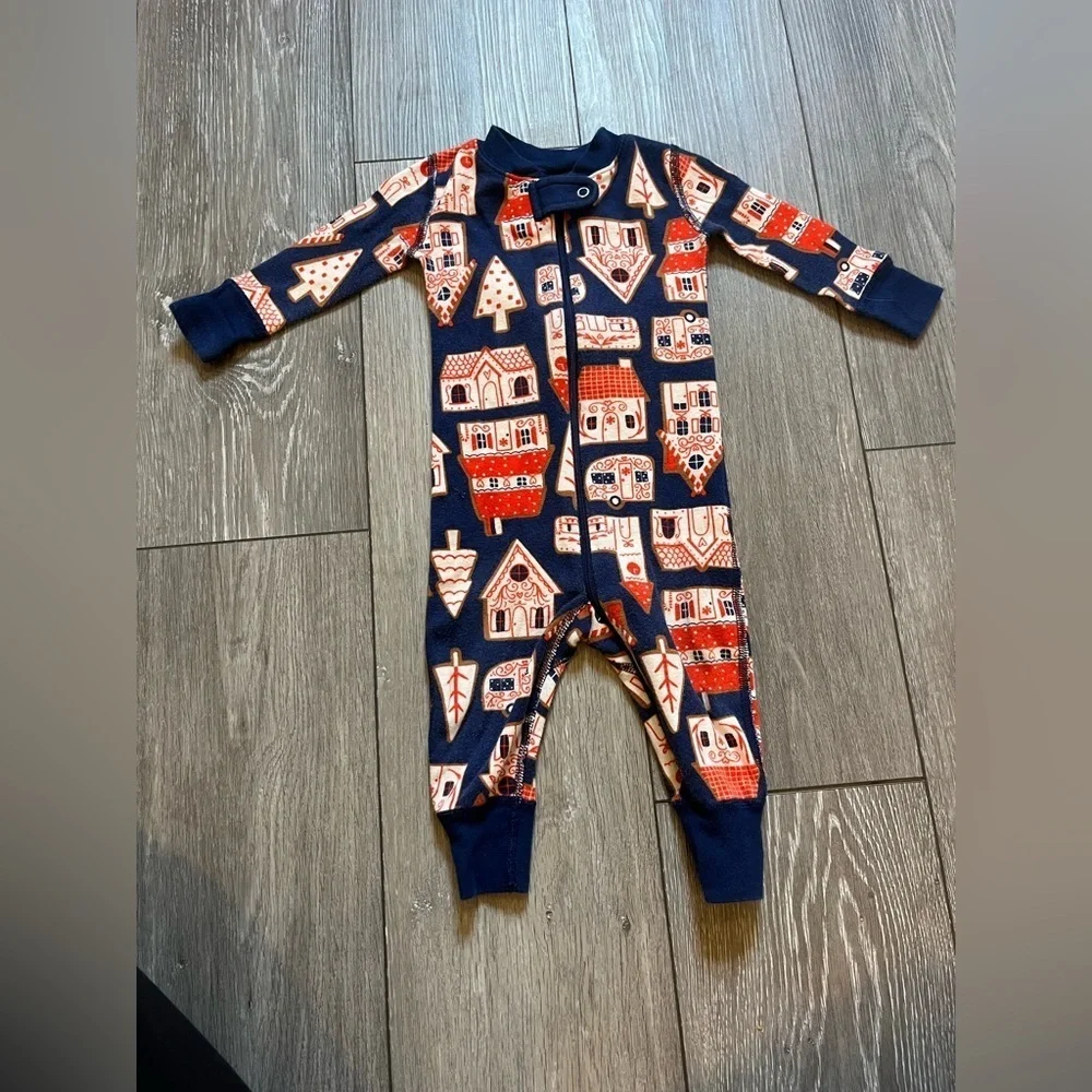 Hanna Andersson Baby Zip Sleeper 100% Organic Cotton Gingerbread Village 6-12 Mo